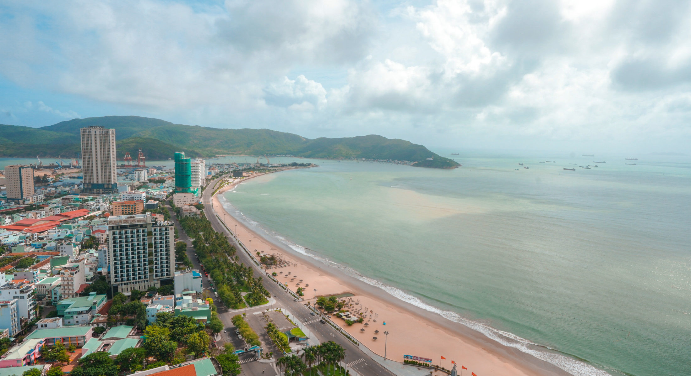 Grand Hyams Hotel <br>- Quy Nhon Beach - slide_0
